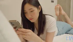 Xinh đẹp nhưng vẫn bị người chồng địt trộm, bà xã buồn tình cho anh giao hàng đụ luôn