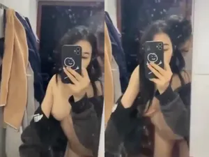 Gái xinh vú ngon vụng trộm ny cho thằng bạn thân xxx trong toilet